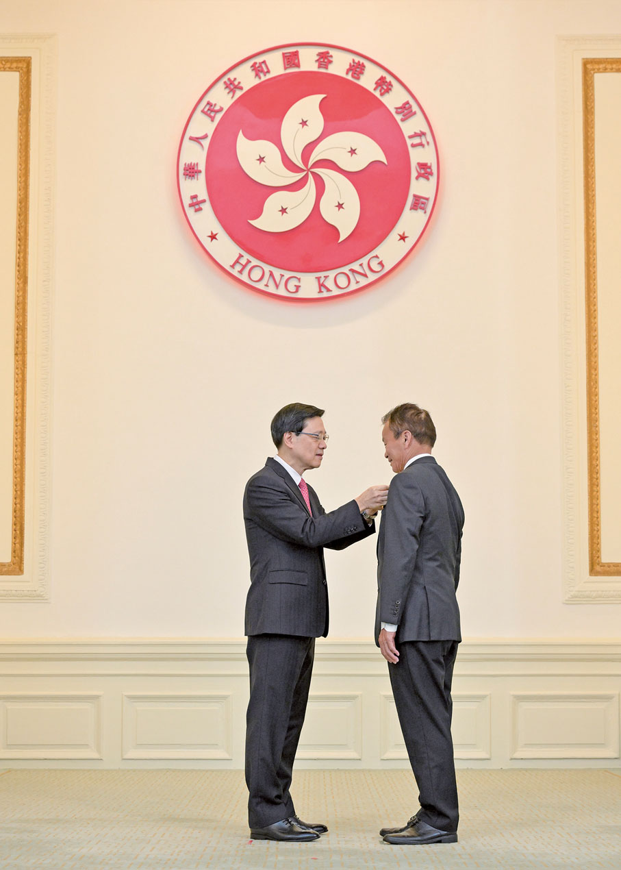 b06a2.jpg b06a2.jpg